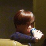 [카이] 종구 음료수 <b>홀짝</b>거려ㅠ