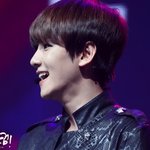 [백현] <b>런던</b>에서도 존예