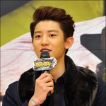 [찬열] 찬열이 <b>요새</b> 자주차는 팔찌 멀까 