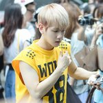 [백현] 백현이 팔 <b>이짜</b>낰ㅋㅋㅋ