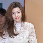 <b>일반인</b>으로 만났다면 몇살로보였을까요?