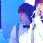 [시우민] 뒤에서도 <b>깨알</b>같이 더쿠살상시킴