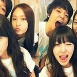 <b>우정</b>돋는 아이돌의 단체 셀카.jpg