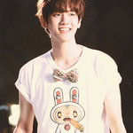 [백현] 변백현;;;;얼굴개오바야;;;웅녀들아이거오빈임