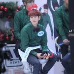 [백현] <b>멜빵</b>이고 끈이고 다 내려감ㅋㅋㅋ