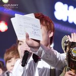 [시우민] mc 봤을때 민석이 <b>대본</b>봐바...ㅋㅋㅋㅋㅋㅋㅋㅋㅋㅋㅋㅋㅋ