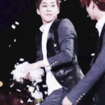 [시우민] <b>크리스마스</b>에 민석이가 눈 뿌려줄까?