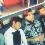 [BAP] 이사진 <b>왼쪽</b>사람 빵 아니지 않아???