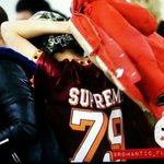 [시우민] <b>공항</b> 민석이 팔봐....미쳤다