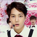 [카이] 종인이 인기가요 클로즈업<b>GIF</b>