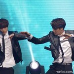 [카이] 두바이시상식 춤추는<b>김종인</b>