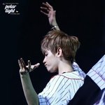 [백현] 백현이<b>몸선</b>예쁜거드러나는짤