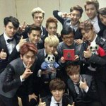 [시우민] 울애기들 <b>성룡</b>아찌와 함께(바이두 백스테이지컷)