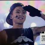 [시우민] 밍서기가 <b>경례</b>를 한다ㅠㅠ