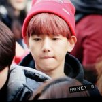 [백현] <b>아랫입술</b> 없어짐 ㅋㅋㅋ