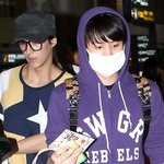 [남자아이돌] <b>팬레터</b> 챙기는 훈훈한 남자 아이돌