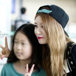 팬과 사진찍는 <b>훈훈</b>한 아이돌들
