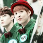 [시우민] 오늘 슈밍 마이크 건네왔을 때
