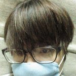 마스크쓰니 <b>어려</b>보이네