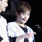 [시우민] 민석이 사진을 보면 종종 <b>의문</b>이 생길 때가 있음