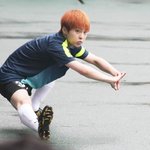 [시우민] <b>팔꿈치</b>끼지이래도되?