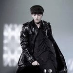 [카이] 런웨이 <b>워킹</b>하는 줄 아랐네ㅋㅋ