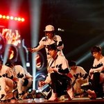 [시우민] 오늘 가요대전 의상이래