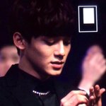 [CHEN] 종대 손 봐봐요..헐,,