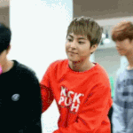 [시우민] 미안함에 <b>인사</b>하는 슈밍