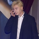 뜬<b>금포</b>로 금발 염색한 이종석