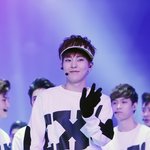 [시우민] 이 짤 눈웃음 <b>ㅠ</b> ㅠㅠ <b>ㅠ</b>