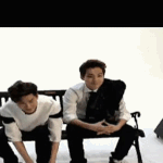 [시우민] 아래 <b>바자르</b> 영상 민석이 움짤