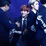 [백현] <b>김성주</b>아찌랑 인사하는 애기