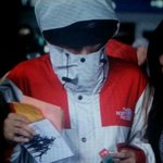 [CHEN] 팬들이<b>준거</b> 손에한가득들고