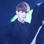 [백현] 블랙수트입고무대위무대아래