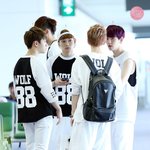 [시우민] 여기 회의 <b>주최자</b>는 왜이렇게 늦어?