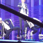 [카이] 가요대제전 종인이 손 다치는.<b>gif</b>