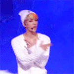 [비상대피소] 어깨에다<b>벽돌</b>두개는올린거같따잉~