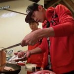 [찬열] 와..찬열이 손등 <b>핏줄</b>봐요...