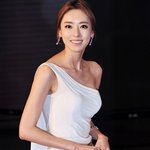 이번 시상식 시즌에 <b>슬림</b> 드레스 선택한 이다희