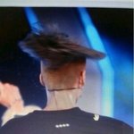 [카이] 나 아까 머리 뚜껑얹은 거 같은 사진보고