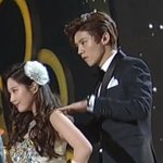 [루한] 우리의 상남자 루한 매너<b>손</b>ㅋㅋ <b>사진</b>有)