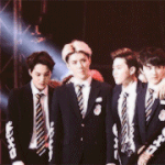 [백현] 경수한테장난치고도망가기