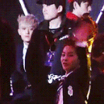 [시우민] 팬들보고 <b>인사</b>하는 민석이 ㅋㅋㅋㅋㅋㅋ