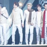 [카이] 카이 빨간<b>스카프</b> 이런거였어