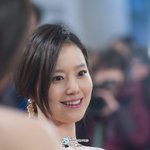 활짝 웃어서 더 예뻤던 문채원
