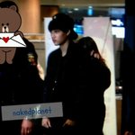 [카이] 김종인얼굴 <b>쪼끄만</b>거봐ㅠㅠ