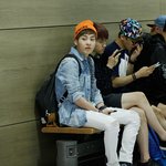 [비상대피소] 경수 다리 왜케 뽀얗냐
