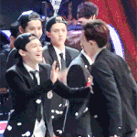 [CHEN] <b>동생</b>들이신기한크리스