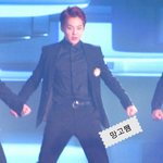 [시우민] 난 민석이가 올블랙 수트입었을때가 그렇게 설레더라ㅠㅠ